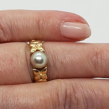 Load image into Gallery viewer, Vintage 14ct Gold Cultured Pearl Ring