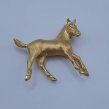 Load image into Gallery viewer, Vintage 18ct Gold Horse Brooch by Crossroads of Sport