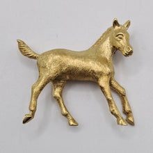 Load image into Gallery viewer, Vintage 18ct Gold Horse Brooch by Crossroads of Sport