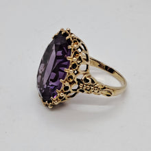 Load image into Gallery viewer, Vintage 9ct Gold Amethyst Cocktail Ring