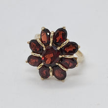 Load image into Gallery viewer, 9ct Gold Garnet Daisy Ring