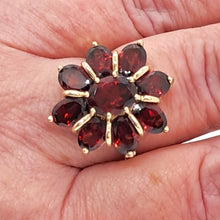 Load image into Gallery viewer, 9ct Gold Garnet Daisy Ring