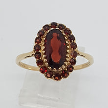 Load image into Gallery viewer, Vintage 9ct Gold Garnet Cluster Ring