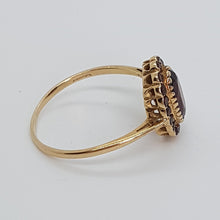 Load image into Gallery viewer, Vintage 9ct Gold Garnet Cluster Ring