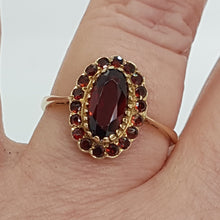 Load image into Gallery viewer, Vintage 9ct Gold Garnet Cluster Ring