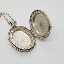Load image into Gallery viewer, Sterling Silver Locket and Chain