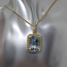 Load image into Gallery viewer, 18ct Gold Blue Topaz Pendant