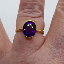 Load image into Gallery viewer, 18ct Gold Amethyst Ring