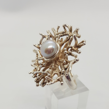 Load image into Gallery viewer, Sterling Silver Modernist Pearl Ring