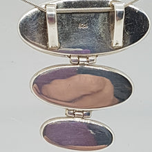 Load image into Gallery viewer, Sterling Silver Mother of Pearl Pendant