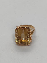 Load image into Gallery viewer, Vintage 18ct Gold Citrine Cocktail Ring.
