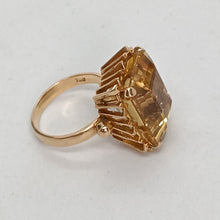 Load image into Gallery viewer, Vintage 18ct Gold Citrine Cocktail Ring.
