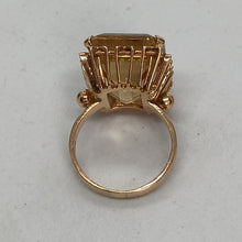 Load image into Gallery viewer, Vintage 18ct Gold Citrine Cocktail Ring.
