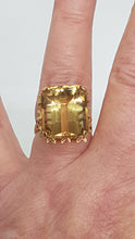 Load image into Gallery viewer, Vintage 18ct Gold Citrine Cocktail Ring.
