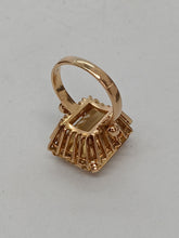 Load image into Gallery viewer, Vintage 18ct Gold Citrine Cocktail Ring.
