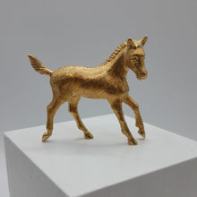 Load image into Gallery viewer, Vintage 18ct Gold Horse Brooch by Crossroads of Sport
