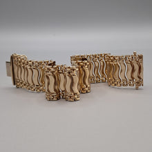 Load image into Gallery viewer, Vintage 9ct Gold Bracelet
