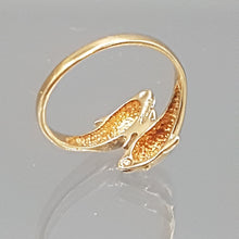 Load image into Gallery viewer, 9ct Gold Dolphin Ring
