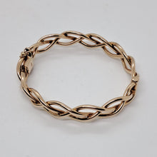 Load image into Gallery viewer, Vintage 9ct Gold Twist Bracelet
