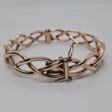 Load image into Gallery viewer, Vintage 9ct Gold Twist Bracelet
