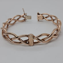 Load image into Gallery viewer, Vintage 9ct Gold Twist Bracelet
