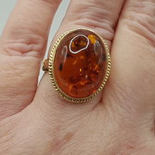 Load image into Gallery viewer, 9ct Gold Amber Dress Ring
