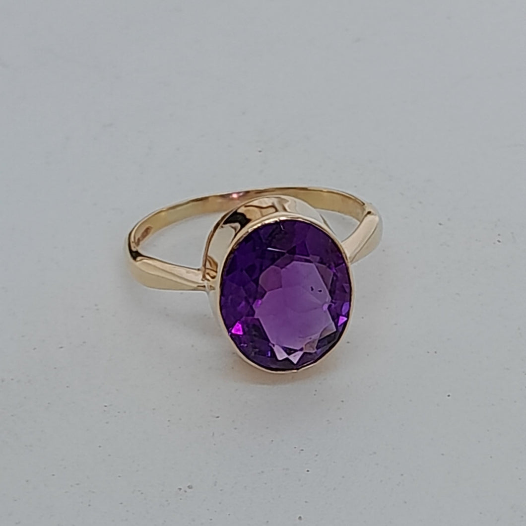 9ct Gold Amethyst Ring