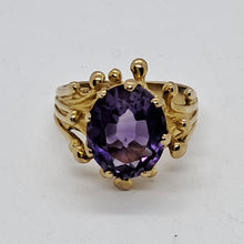 Load image into Gallery viewer, Vintage 9ct Gold Amethyst Dress Ring
