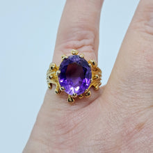 Load image into Gallery viewer, Vintage 9ct Gold Amethyst Dress Ring

