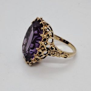 Vintage 9ct Gold Amethyst Cocktail Ring