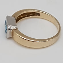 Load image into Gallery viewer, 9ct Gold Aquamarine Ring
