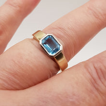 Load image into Gallery viewer, 9ct Gold Aquamarine Ring
