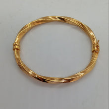 Load image into Gallery viewer, 9ct Yellow Gold Decorative Twist Bracelet
