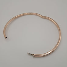 Load image into Gallery viewer, 9ct Gold Simple Line Bracelet
