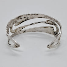 Load image into Gallery viewer, Vintage Sterling Silver Bird Cuff Bracelet
