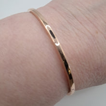 Load image into Gallery viewer, 9ct Gold Simple Line Bracelet
