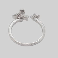 Load image into Gallery viewer, Sterling Silver Bee and Bloom Ring
