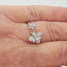 Load image into Gallery viewer, Sterling Silver Bee and Bloom Ring
