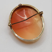 Load image into Gallery viewer, Vintage 9ct Gold Cameo Brooch
