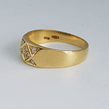 Load image into Gallery viewer, Vintage 18ct Gold Diamond Band Ring
