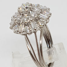 Load image into Gallery viewer, 18ct Gold Diamond Cluster Ring
