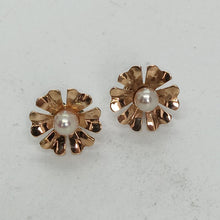 Load image into Gallery viewer, 9ct Floral Cultured Pearl Earrings
