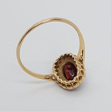 Load image into Gallery viewer, Vintage 9ct Gold Garnet Cluster Ring
