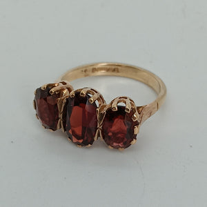 Vintage 9ct Gold Garnet Ring