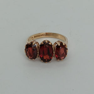 Vintage 9ct Gold Garnet Ring