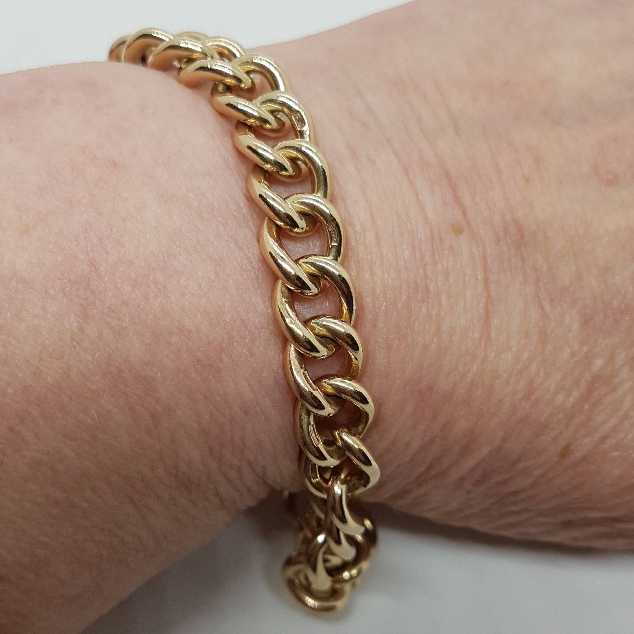 9ct Yellow Gold Curb Bracelet with Heart Padlock