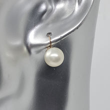 Load image into Gallery viewer, 9ct Gold Cultured Pearl Drop Earrings
