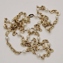 Load image into Gallery viewer, 9ct Gold Pearl Necklace
