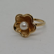 Load image into Gallery viewer, Vintage 14ct Gold Cultured Pearl Ring
