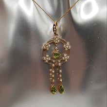 Load image into Gallery viewer, Antique 9ct Gold Peridot and Split Pearl Pendant
